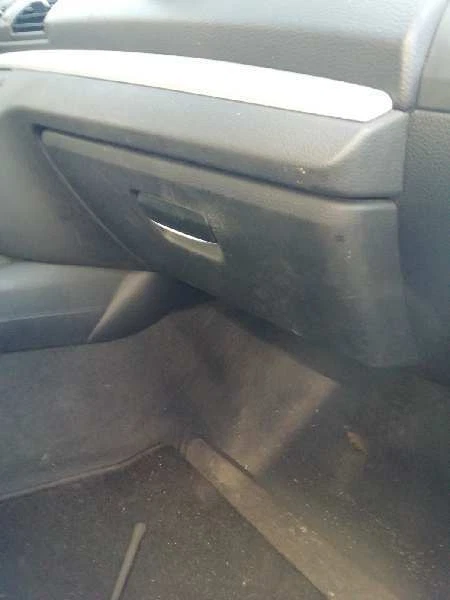 boîte a gants pour BMW SERIE 1 BERLINA 8D 2004 965248