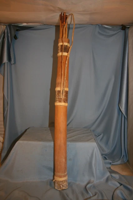Lot de 13 flèches en bois vintage avec plumes de carquois en cuir