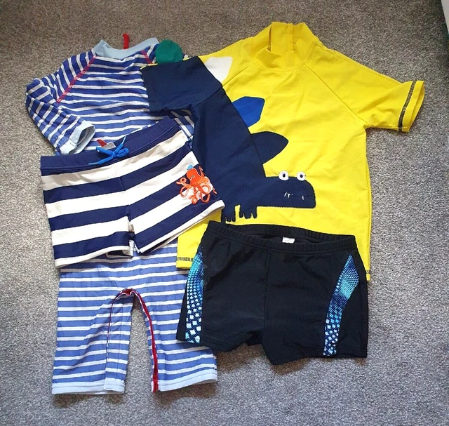 Pacchetto costumi da bagno quattro pezzi tuta UV, top, pantaloncini da bagno età 5-6 anni USATI IN OTTIME CONDIZIONI