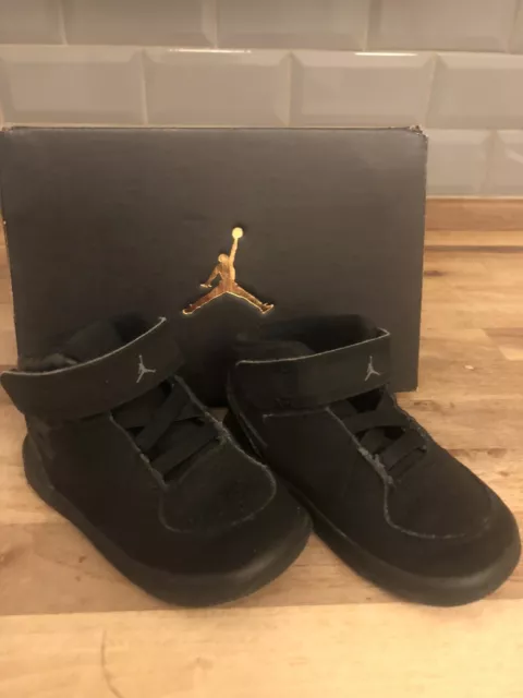 BABY BOY FLIGHT Jordan Basketball Trainers Grey Size 4.5