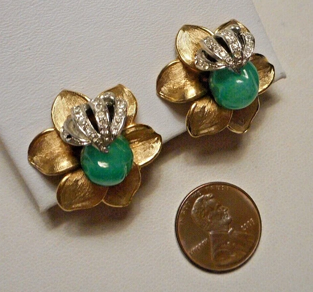 1960s unsigned Jomaz Faux Green Jade Glass & Brushed Gold-tone Flower Earrings 1960s unsigned Jomaz Faux Green Jade Glass & Brushed Gold-tone Flower Earrings