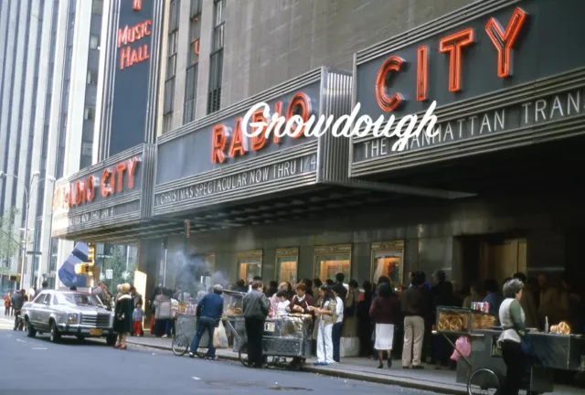 Radio City NYC Street Scene Manhattan Transfer Pretzel Vendor Orig 35mm Slide