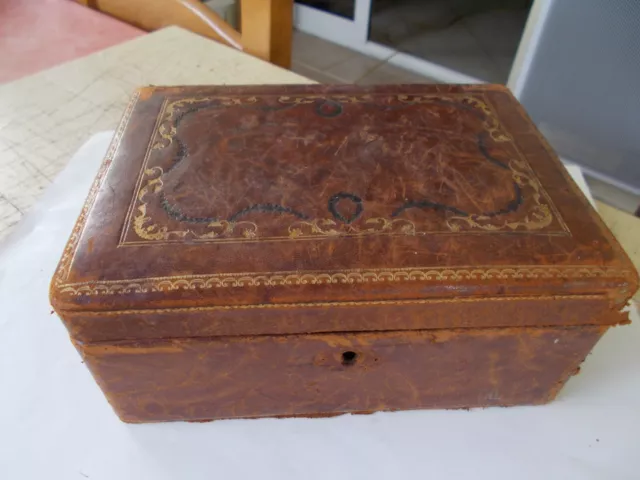 Coffret/boîte à bijoux, en bois recouvert de cuir couleur havane