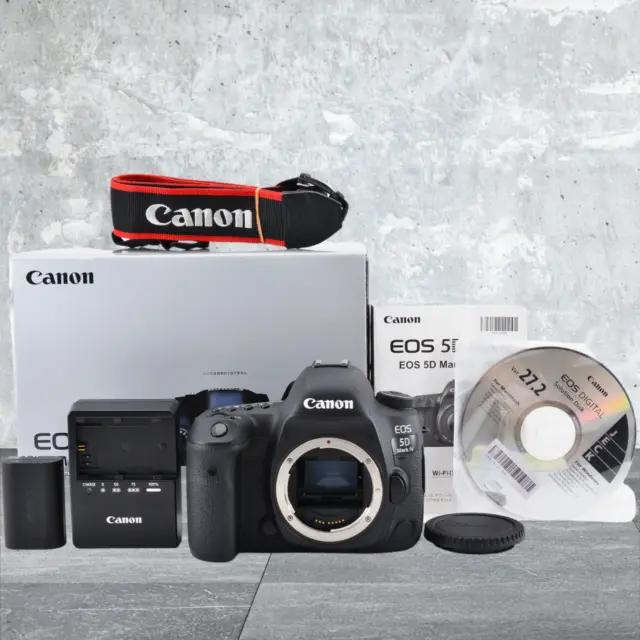 CANON - Appareil reflex numérique EOS 800D boitier + optique 18-55 IS STM -  24,2Mpx - rafale 6 img./s - écran tactile 7,7cm orientable - vidéo Full HD