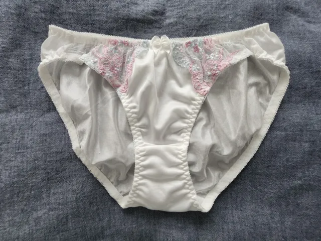SILKY WHITE NWOT Nylon Bikini Panties from Japan (size 10 Aus/UK