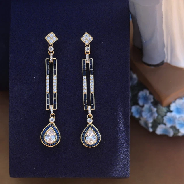 Boucles D'oreilles Clips Strass Bleus - Occasion En état Neuf, Style Vintage Brillant