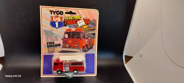 Tyco US-1 Electric Trucking Fire Engine On Card