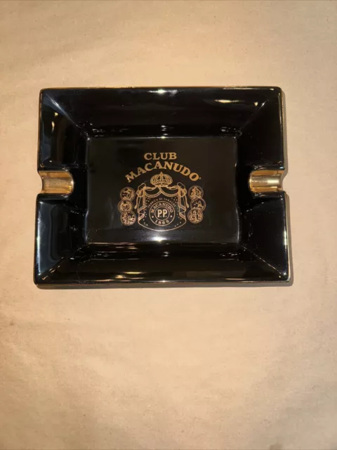 Vintage CLUB MACANUDO Cigar Ashtray black & gold. G3