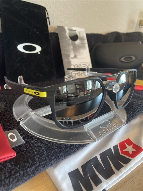 Oakley LATCH ALPHA Valentino Rossi VR46 Matte Black PRIZM Sunglass 4128-08