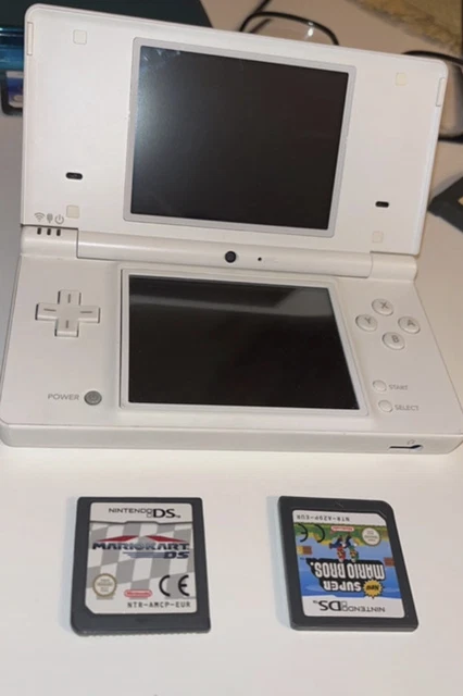 Console Nintendo DSi blanche + 2 Jeux Ds -Mario Bros /Mario Kart Et Son Chargeur