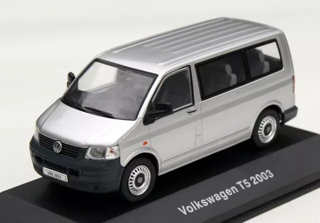 VW T5 Bus Bj. 2003-2009, Argenté Métallique, Ixo-Modell Dans M.1 : 43, Vitrine