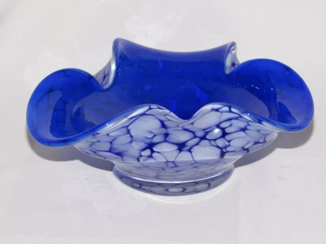 12C8 Jolie Coupe Vide Poche Cristal Colore Bleu : Blanc De Vessiere A Baccarat
