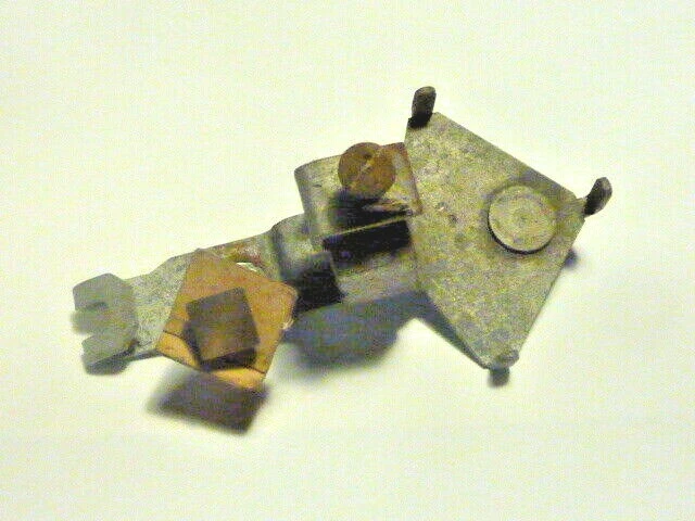 Douille support porte ampoule à vis type E10 / Soubitez pour mobylette