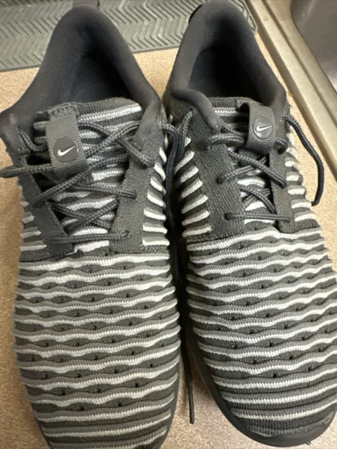 Nike Roshe 2 Flyknit Running Shoes Womens Size 7 Gray White Black 844929-002