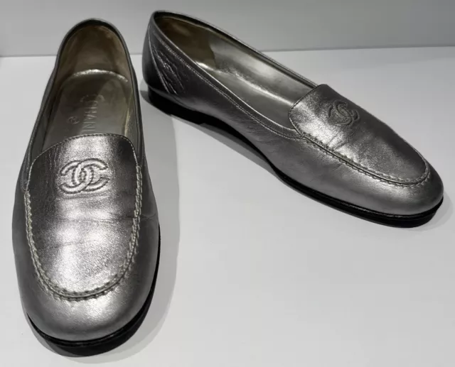 CHANEL Silver Lame Leather Lambskin Shoes Ballet Loafers Slippers Moccasins 38/8
