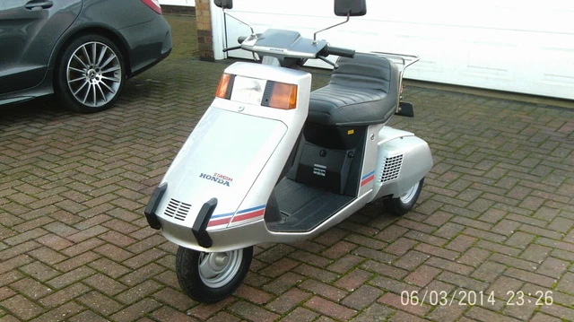 HONDA NV50 STREAM 3 wheel 1986 2 stroke scooter moped very rare