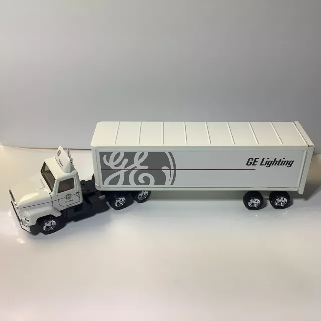 Ertl General Electric GE Lighting Tractor Trailer Truck W Box