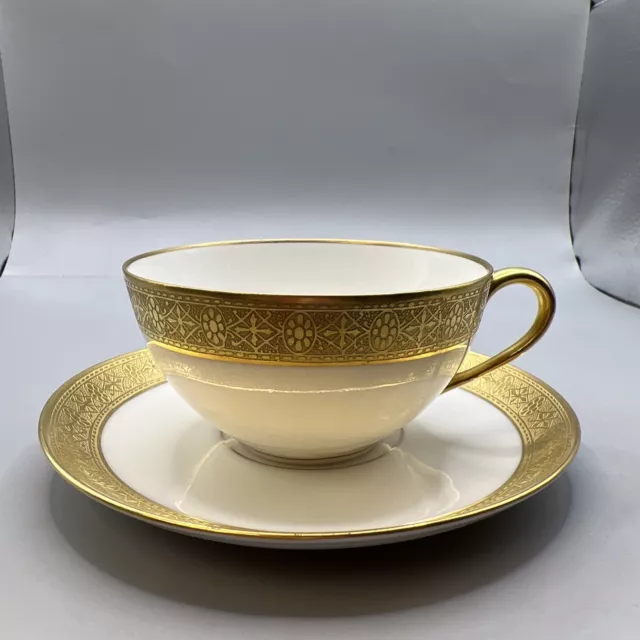 Royal Bavaria || Hutschenreuther Selb. LHS China || Tea Cup & Saucer Gold