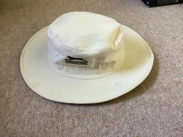 Slazenger M/L Cricket Hat