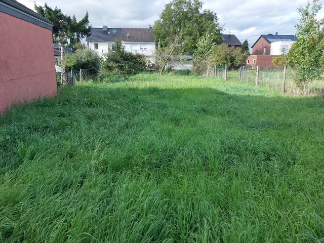 Schönes Baugrundstück in Erftstadt-Ahrem, von Privat, erschlossen