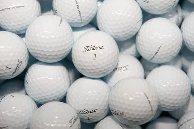 2 Dozen Titleist Pro V1 MINT / NEAR MINT Grade 2020 Model Refinished Golf Balls