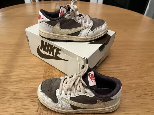 Travis scott jordan 1 9.5 top