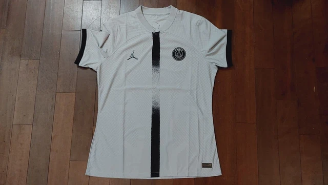 Maillot Domicile PSG 2016-2017 – Nike – Taille M – Version Pro/player Issue – Sans Sponsor – Neuf