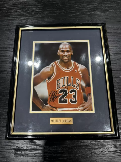 Michael Jordan Hand Signed Autographed Photo Chicago Bulls 1990s Vintage NBA