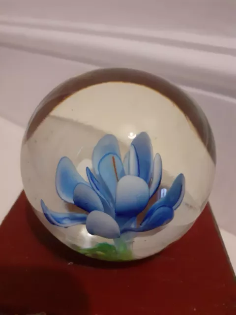 Vintage blau Blume Design Glas Briefbeschwerer 6 cm