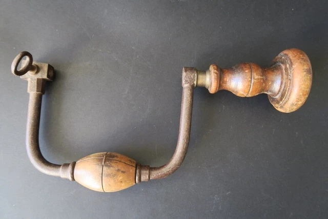 Ancienne perceuse à main en bois de 30 cm outils anciens.