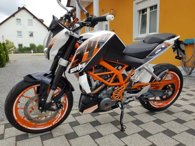 TOP gepflegte KTM 390 DUKE WHITE ABS, NUR 1.930 Kilometer
