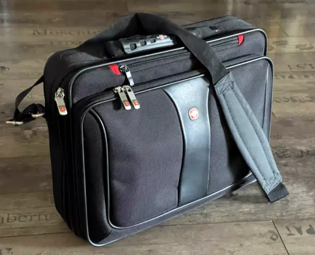 Wenger SwissGear Computer 15" Laptop carrying case/Briefcase Pristine condition!