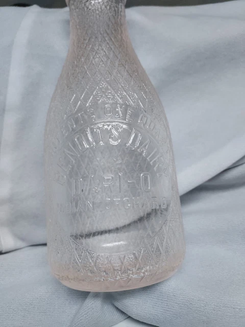 Round Embossed Quart Benoits Dairy. Dari- O. Indian Orchard.