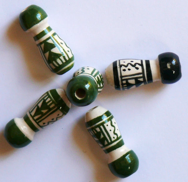 5 Handbemalte Keramik Perlen 22 mm grün weiß schwarz Kegel Rasta Schmuck basteln