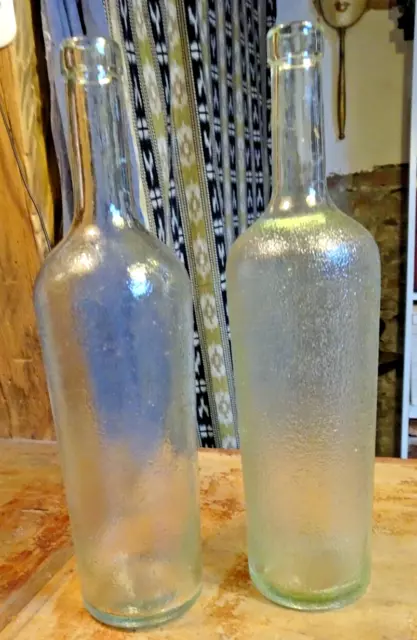 Lot de 2 Anciennes Bouteilles de Vin / soda 1 Litre Verre granité