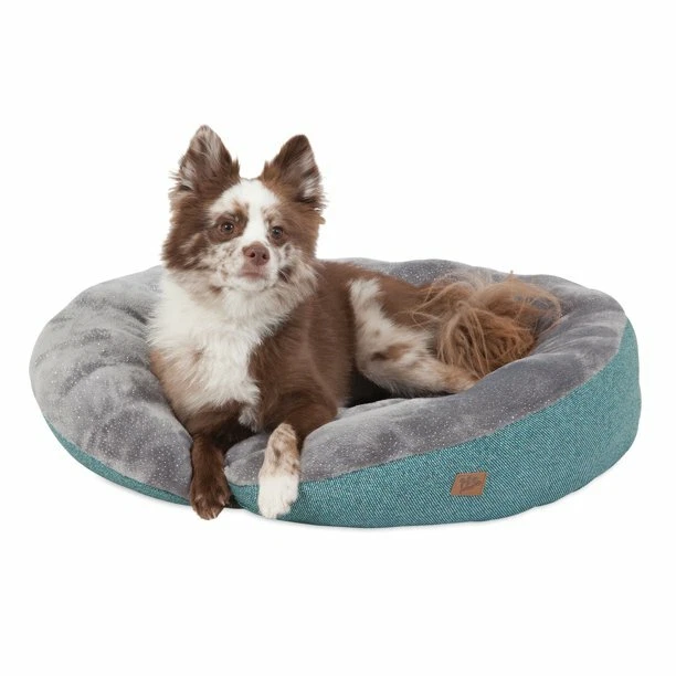 Muttnation by Miranda Lambert plush printed lounger bolster dog bed