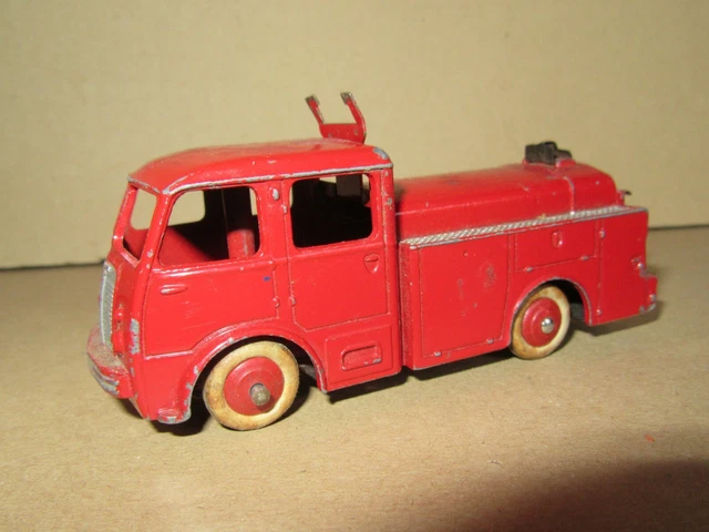 FASCICULE 16 COLLECTION BERLIET GLB 19R CAR COMMANDEMENT CRS POLICE GENDARMERIE