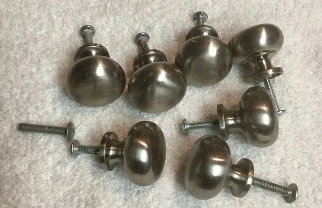 cabinet door handles drawer knob pulls Lot Of 7.  Used