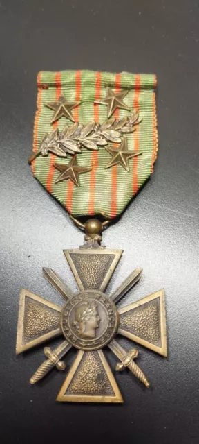 12.23M)  Belle médaille française croix de guerre 14/18 french medal