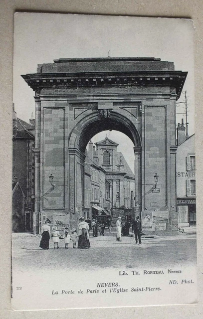 Cpa - Nevers - La Porte De Paris Et L Eglise Saint Pierre - 22