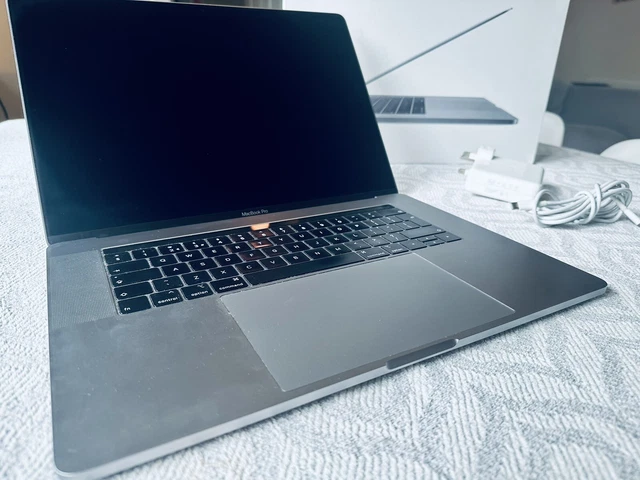 2019 Apple MacBook Pro 15,4" 256 GB unità di memoria, Intel Core i7 9a generazione 2,60 GHz, 16 GB