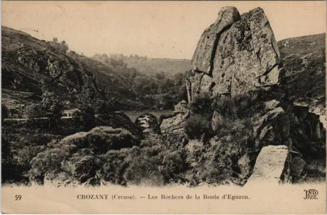 CPA Crozant Les Rochers de la Route d'Eguzon FRANCE (1050276)