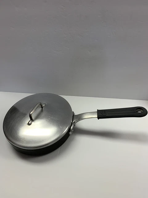 MAGNALITE GHC Professional Frying Pan Skillet w/ Lid 10 inch Silicone Grip USA