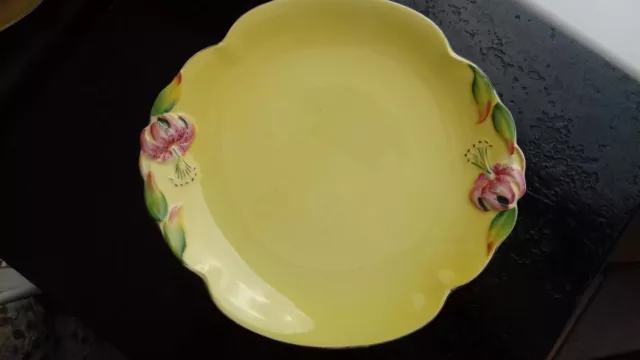 ROYAL WINTON-GRIMWADES-YELLOW “TIGER LILY” HANDLED CAKE PLATE.  @1940`s V.RARE