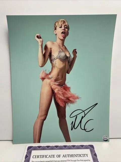 Miley Cyrus (Pop Star) Signed Autographed 8x10 photo - AUTO w/COA