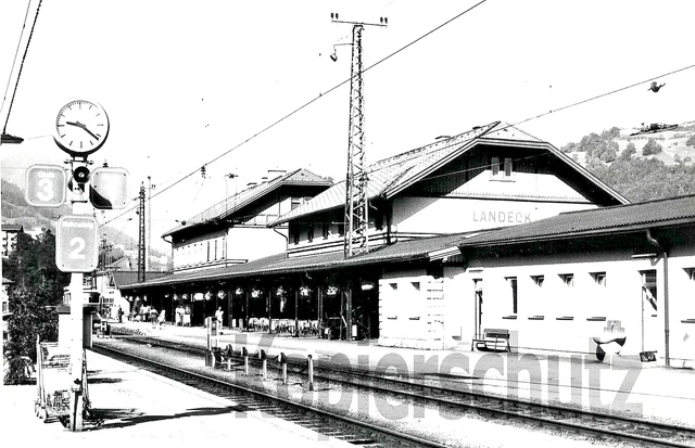 Original Eisenbahn Foto - Bahnhof Landeck in Tirol 1963