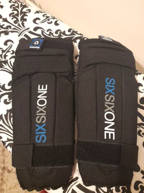 six six one knee pads