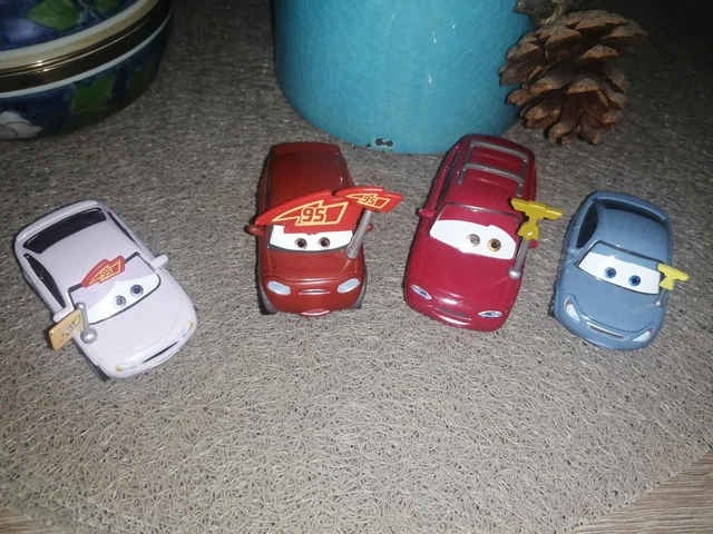 1 lot de  voitures cars disney pixar  mattel metal  d occasion