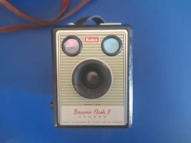 Vintage Kodak Brownie Flash 11 camera untested But Looks In Good Cond RARE.