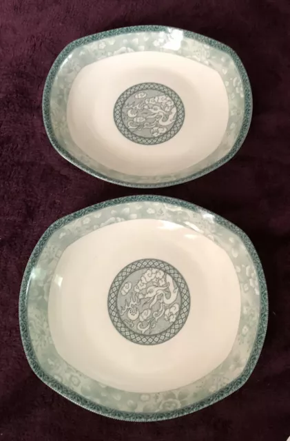 Zhu Lu Oval White Green Decorative Dragon & Edges 8 3/4” x 8